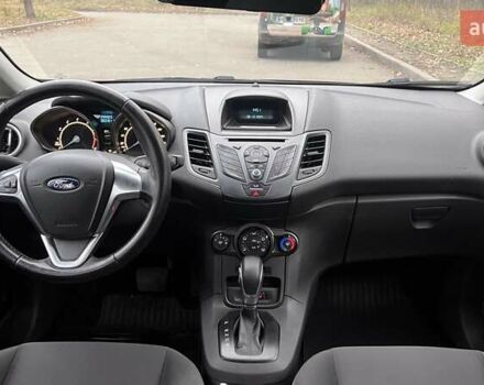 Бежевий Форд Фієста, об'ємом двигуна 1 л та пробігом 65 тис. км за 10000 $, фото 13 на Automoto.ua