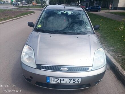 Форд Фиеста 2002 в Сумах на Automoto.ua Бежевый Форд Фиеста, объемом двигателя 0 л и пробегом 300 тыс. км за 2416 $, фото 1 на Automoto.ua