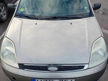 Бежевый Форд Фиеста, объемом двигателя 1.4 л и пробегом 314 тыс. км за 2021 $, фото 1 на Automoto.ua