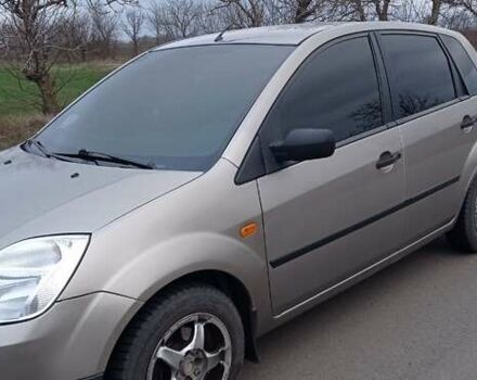 Бежевый Форд Фиеста, объемом двигателя 1.4 л и пробегом 165 тыс. км за 4100 $, фото 1 на Automoto.ua