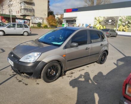 Форд Фиеста 2004 в Шостке на Automoto.ua Бежевый Форд Фиеста, объемом двигателя 1.3 л и пробегом 350 тыс. км за 3500 $, фото 1 на Automoto.ua