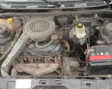 Черный Форд Фиеста, объемом двигателя 1.1 л и пробегом 250 тыс. км за 1000 $, фото 7 на Automoto.ua