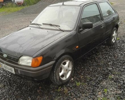 Черный Форд Фиеста, объемом двигателя 1.1 л и пробегом 250 тыс. км за 1000 $, фото 1 на Automoto.ua