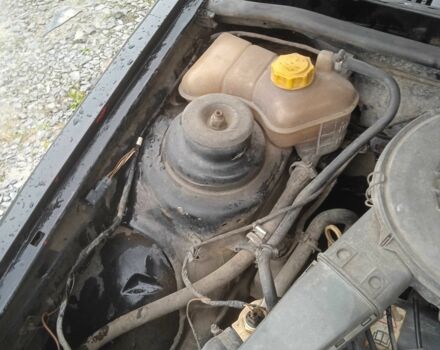 Черный Форд Фиеста, объемом двигателя 1.1 л и пробегом 250 тыс. км за 1000 $, фото 5 на Automoto.ua