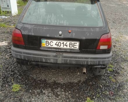 Черный Форд Фиеста, объемом двигателя 1.1 л и пробегом 250 тыс. км за 1000 $, фото 4 на Automoto.ua