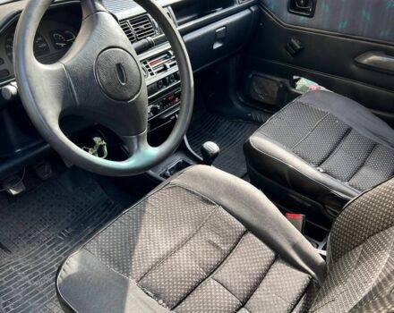 Черный Форд Фиеста, объемом двигателя 1.3 л и пробегом 854 тыс. км за 750 $, фото 5 на Automoto.ua