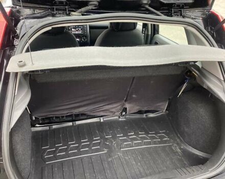 Черный Форд Фиеста, объемом двигателя 1.39 л и пробегом 180 тыс. км за 3600 $, фото 12 на Automoto.ua