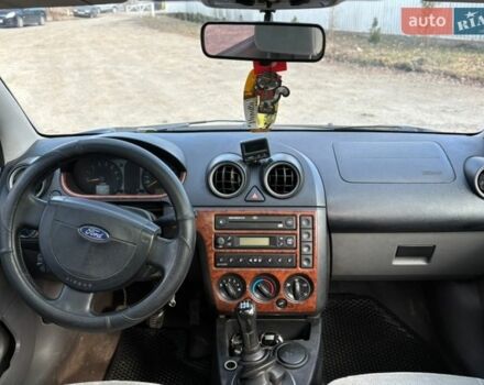 Чорний Форд Фієста, об'ємом двигуна 1.39 л та пробігом 320 тис. км за 2700 $, фото 4 на Automoto.ua