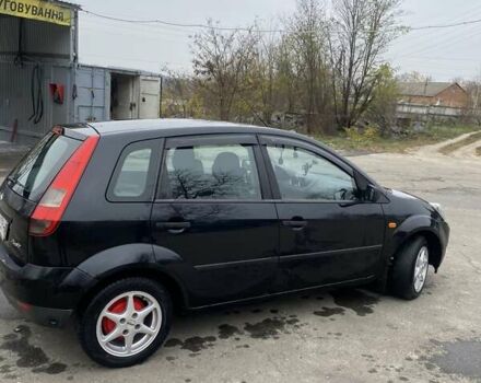 Черный Форд Фиеста, объемом двигателя 1.39 л и пробегом 180 тыс. км за 3600 $, фото 8 на Automoto.ua