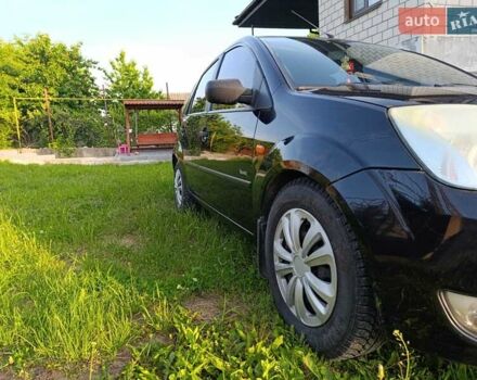 Черный Форд Фиеста, объемом двигателя 1.4 л и пробегом 265 тыс. км за 3200 $, фото 2 на Automoto.ua
