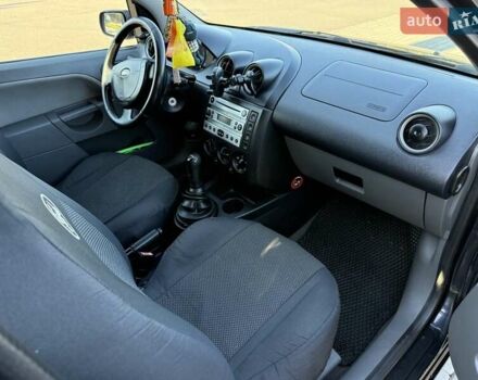 Черный Форд Фиеста, объемом двигателя 1.4 л и пробегом 155 тыс. км за 2999 $, фото 22 на Automoto.ua