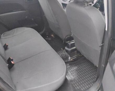 Черный Форд Фиеста, объемом двигателя 1.3 л и пробегом 218 тыс. км за 3900 $, фото 6 на Automoto.ua