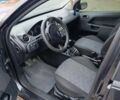 Черный Форд Фиеста, объемом двигателя 1.3 л и пробегом 164 тыс. км за 3900 $, фото 3 на Automoto.ua