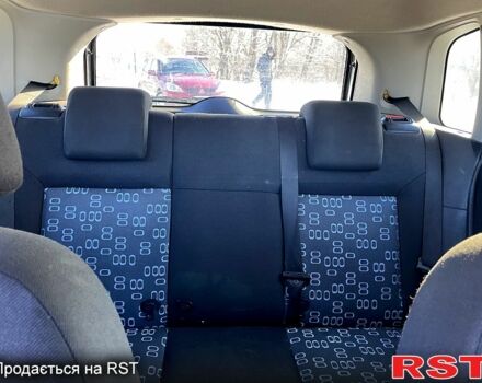 Черный Форд Фиеста, объемом двигателя 1.3 л и пробегом 195 тыс. км за 3450 $, фото 6 на Automoto.ua