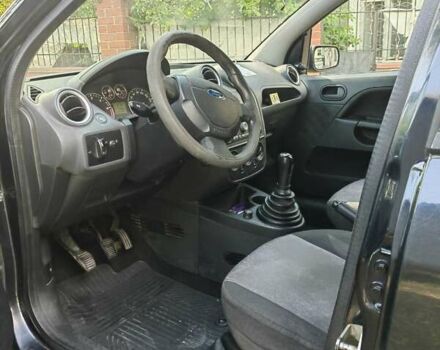 Чорний Форд Фієста, об'ємом двигуна 1.39 л та пробігом 187 тис. км за 4100 $, фото 7 на Automoto.ua