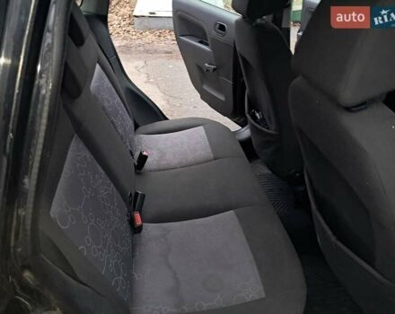 Черный Форд Фиеста, объемом двигателя 1.4 л и пробегом 241 тыс. км за 3800 $, фото 7 на Automoto.ua