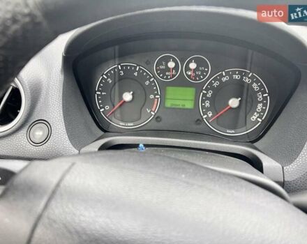 Черный Форд Фиеста, объемом двигателя 1.39 л и пробегом 210 тыс. км за 3750 $, фото 4 на Automoto.ua