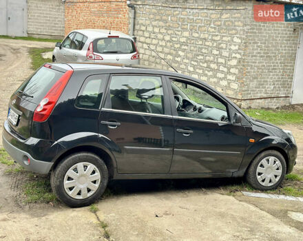 Черный Форд Фиеста, объемом двигателя 1.4 л и пробегом 260 тыс. км за 3650 $, фото 14 на Automoto.ua