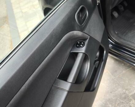 Форд Фиеста 2006 в Днепре (Днепропетровске) на Automoto.ua Черный Форд Фиеста, объемом двигателя 1.3 л и пробегом 150 тыс. км за 4500 $, фото 9 на Automoto.ua