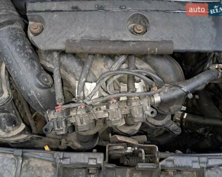 Черный Форд Фиеста, объемом двигателя 1.4 л и пробегом 241 тыс. км за 3800 $, фото 14 на Automoto.ua