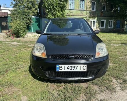 Черный Форд Фиеста, объемом двигателя 1.3 л и пробегом 180 тыс. км за 2550 $, фото 1 на Automoto.ua
