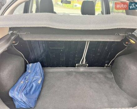 Черный Форд Фиеста, объемом двигателя 1.39 л и пробегом 210 тыс. км за 3750 $, фото 7 на Automoto.ua