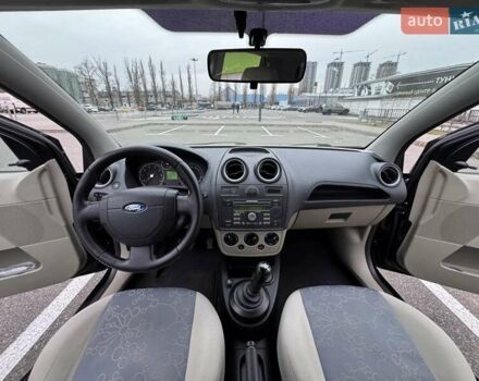 Черный Форд Фиеста, объемом двигателя 1.4 л и пробегом 145 тыс. км за 4350 $, фото 27 на Automoto.ua