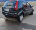 Черный Форд Фиеста, объемом двигателя 1.6 л и пробегом 207 тыс. км за 5600 $, фото 5 на Automoto.ua