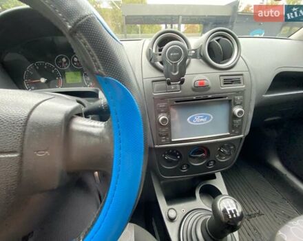 Чорний Форд Фієста, об'ємом двигуна 1.3 л та пробігом 250 тис. км за 3800 $, фото 9 на Automoto.ua
