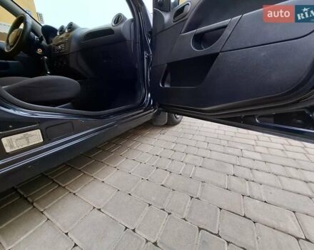 Черный Форд Фиеста, объемом двигателя 1.39 л и пробегом 220 тыс. км за 3800 $, фото 28 на Automoto.ua