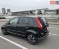 Черный Форд Фиеста, объемом двигателя 1.4 л и пробегом 145 тыс. км за 4350 $, фото 3 на Automoto.ua
