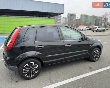 Черный Форд Фиеста, объемом двигателя 1.4 л и пробегом 145 тыс. км за 4350 $, фото 7 на Automoto.ua