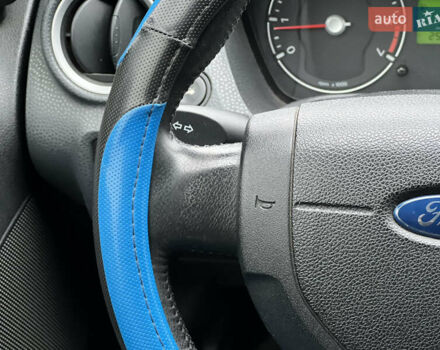 Черный Форд Фиеста, объемом двигателя 1.3 л и пробегом 251 тыс. км за 3500 $, фото 35 на Automoto.ua