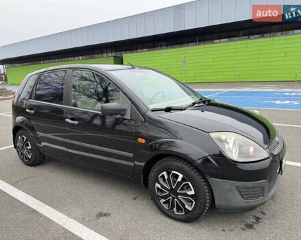 Черный Форд Фиеста, объемом двигателя 1.4 л и пробегом 145 тыс. км за 4350 $, фото 9 на Automoto.ua