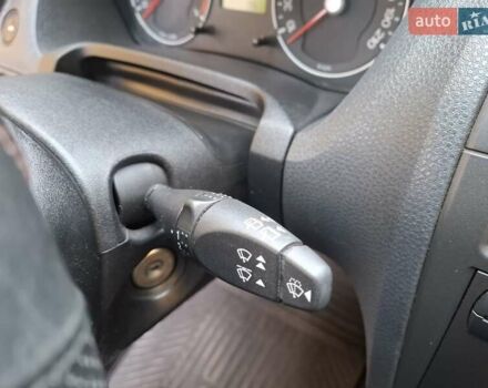 Черный Форд Фиеста, объемом двигателя 1.39 л и пробегом 220 тыс. км за 3800 $, фото 21 на Automoto.ua