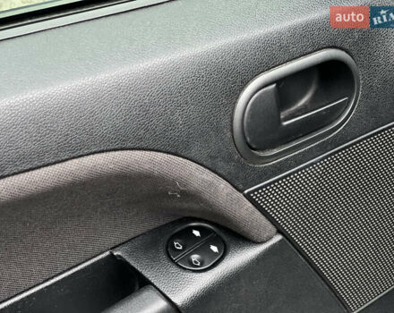 Черный Форд Фиеста, объемом двигателя 1.3 л и пробегом 251 тыс. км за 3500 $, фото 29 на Automoto.ua