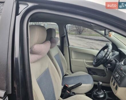 Черный Форд Фиеста, объемом двигателя 1.4 л и пробегом 233 тыс. км за 4650 $, фото 14 на Automoto.ua