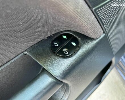 Черный Форд Фиеста, объемом двигателя 1.4 л и пробегом 305 тыс. км за 3990 $, фото 9 на Automoto.ua