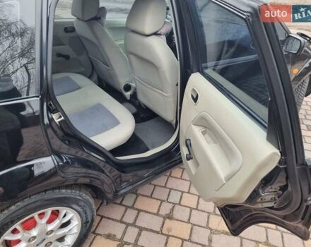 Черный Форд Фиеста, объемом двигателя 1.4 л и пробегом 233 тыс. км за 4650 $, фото 12 на Automoto.ua