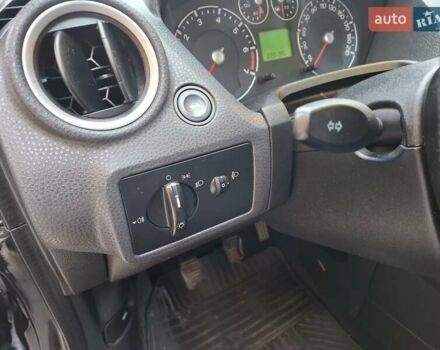 Черный Форд Фиеста, объемом двигателя 1.39 л и пробегом 220 тыс. км за 3800 $, фото 20 на Automoto.ua