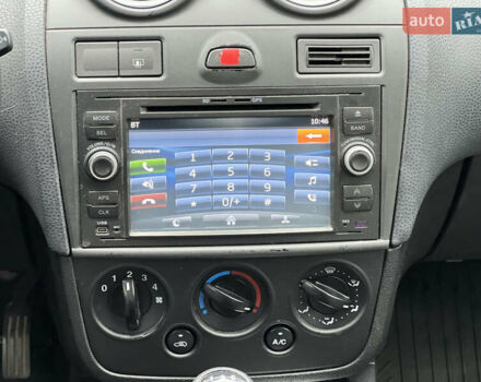 Черный Форд Фиеста, объемом двигателя 1.3 л и пробегом 251 тыс. км за 3500 $, фото 37 на Automoto.ua