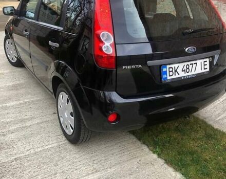 Черный Форд Фиеста, объемом двигателя 1.39 л и пробегом 234 тыс. км за 4400 $, фото 4 на Automoto.ua