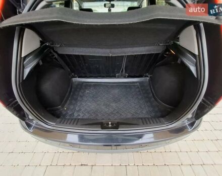 Черный Форд Фиеста, объемом двигателя 1.39 л и пробегом 220 тыс. км за 3800 $, фото 31 на Automoto.ua