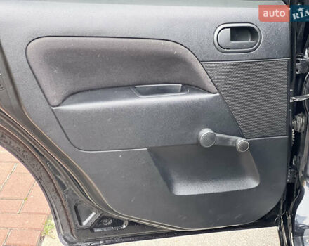 Черный Форд Фиеста, объемом двигателя 1.3 л и пробегом 251 тыс. км за 3500 $, фото 38 на Automoto.ua