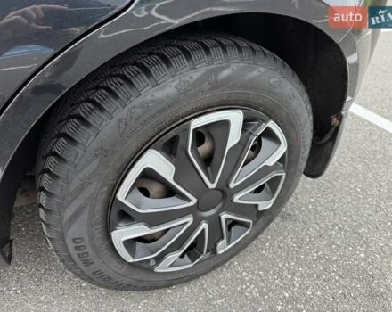 Черный Форд Фиеста, объемом двигателя 1.4 л и пробегом 145 тыс. км за 4350 $, фото 21 на Automoto.ua