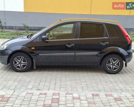 Черный Форд Фиеста, объемом двигателя 1.39 л и пробегом 220 тыс. км за 3800 $, фото 7 на Automoto.ua