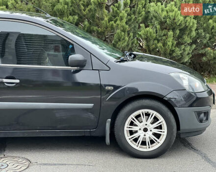 Черный Форд Фиеста, объемом двигателя 1.3 л и пробегом 251 тыс. км за 3500 $, фото 25 на Automoto.ua