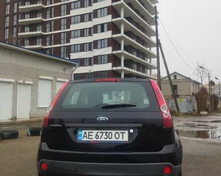Черный Форд Фиеста, объемом двигателя 1.39 л и пробегом 247 тыс. км за 3000 $, фото 4 на Automoto.ua