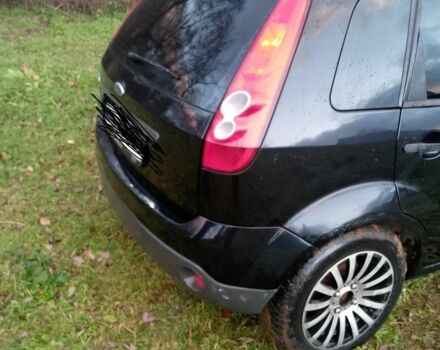 Черный Форд Фиеста, объемом двигателя 1.3 л и пробегом 230 тыс. км за 2500 $, фото 4 на Automoto.ua