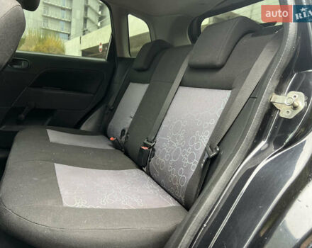 Черный Форд Фиеста, объемом двигателя 1.3 л и пробегом 251 тыс. км за 3500 $, фото 41 на Automoto.ua